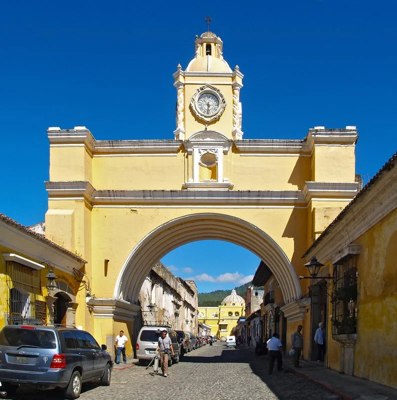 Antigua Guatemala: Casas y apartamentos en venta — Guía 2026