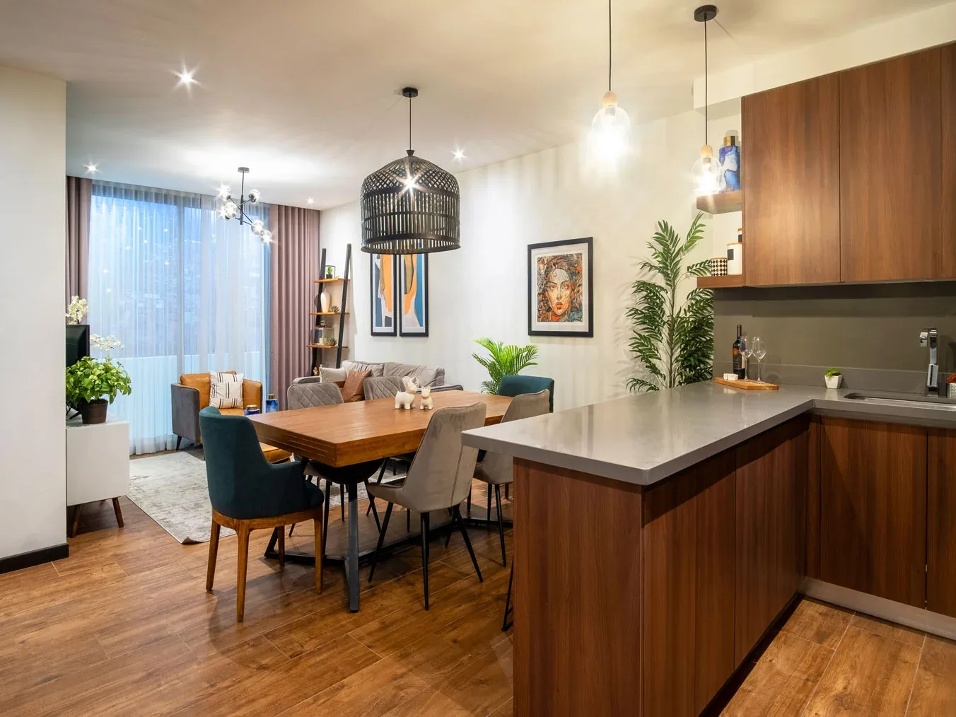 Comedor y cocina de un apartamento de Via Venti